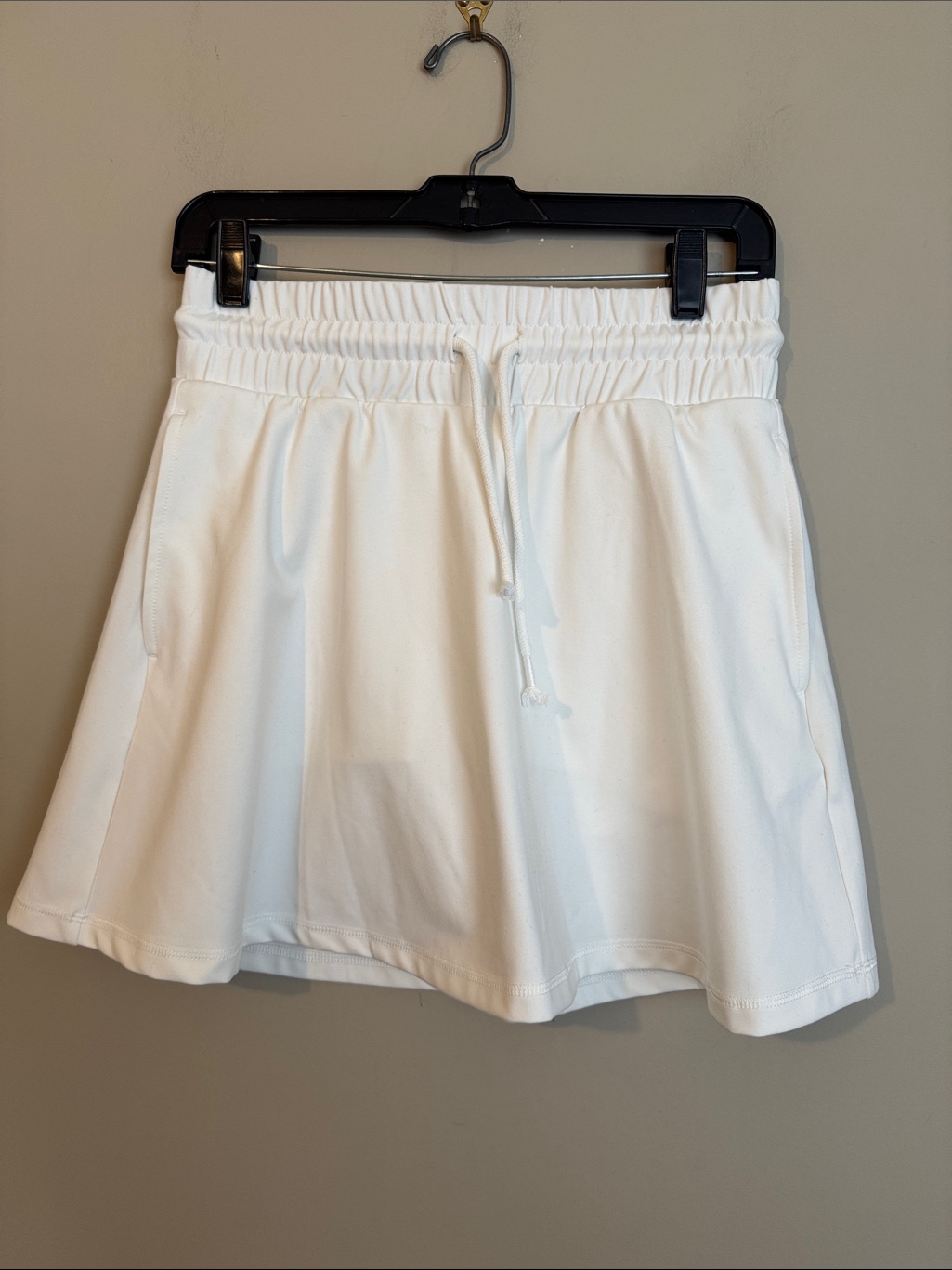 Nwot- Yogalicious Womens Wonderlink Easy Breezyskort, White, Size Small